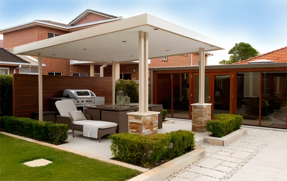 Freestanding alfresco patio